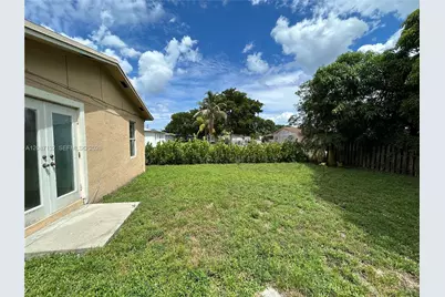 280 SW 8th St, Deerfield Beach, FL 33441 - Photo 31