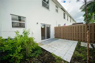 2667 SE 10th St, Homestead, FL 33035 - Photo 3