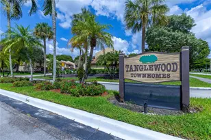 310 SW 96th Terrace, Pembroke Pines, FL 33025 - Photo 27