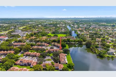 310 SW 96th Ter, Pembroke Pines, FL 33025 - Photo 29