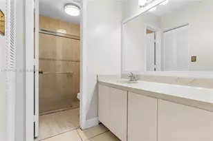 310 SW 96th Terrace, Pembroke Pines, FL 33025 - Photo 13