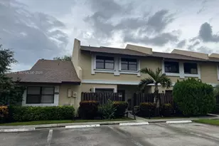 310 SW 96th Terrace, Pembroke Pines, FL 33025 - Photo 1
