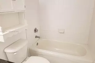 9340 Fontainebleau Blvd, Miami, FL 33172 - Photo 45