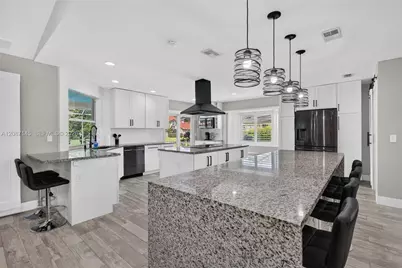 10885 SW 1st Ct, Coral Springs, FL 33071 - Photo 9