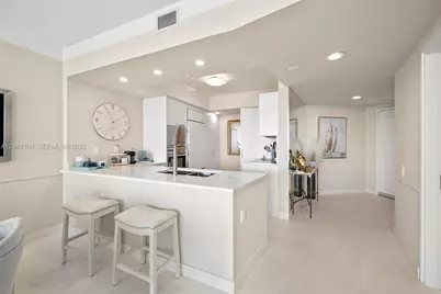 450 Alton Rd #2105, Miami Beach, FL 33139 - Photo 9