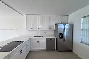 575 Oaks Ln, Pompano Beach, FL 33069 - Photo 1
