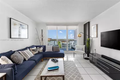 2301 Collins Av #1026, Miami Beach, FL 33139 - Photo 5