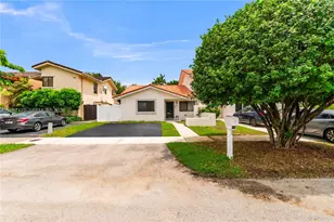 2437 SW 99th Ct, Miami, FL 33165 - Photo 3