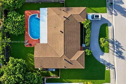 20120 Highland Lakes Blvd, Miami, FL 33179 - Photo 3