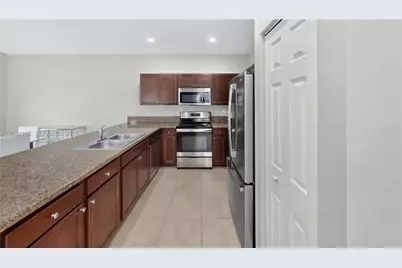 278 SE 31st Ter, Homestead, FL 33033 - Photo 9
