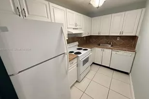 17530 NW 68th Ave, Hialeah, FL 33015 - Photo 7