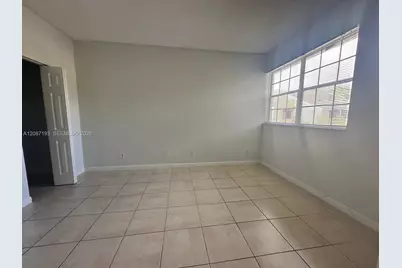 631 Cypress Lake Blvd #H17, Deerfield Beach, FL 33064 - Photo 5