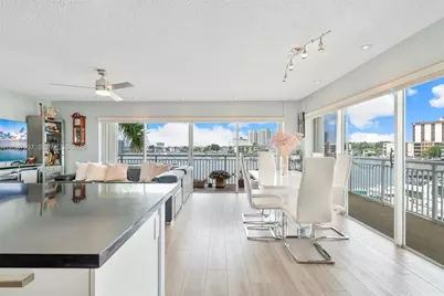 126 Golden Isles Dr #34A, Hallandale Beach, FL 33009 - Photo 9