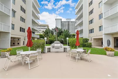 126 Golden Isles Dr #34A, Hallandale Beach, FL 33009 - Photo 31