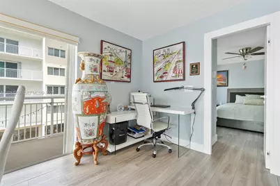 126 Golden Isles Dr #34A, Hallandale Beach, FL 33009 - Photo 13