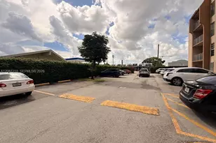4713 NW 7th St, Miami, FL 33126 - Photo 17