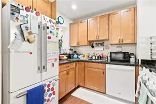 1055 NE 121st St, North Miami, FL 33161 - Photo 7