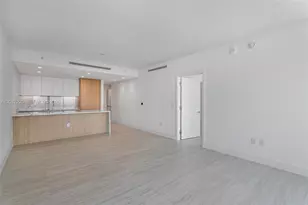 2411 Laguna, North Miami, FL 33181 - Photo 11