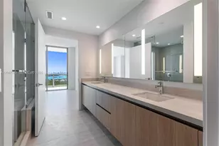 2411 Laguna, North Miami, FL 33181 - Photo 21