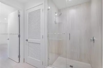 2411 Laguna #2704, North Miami, FL 33181 - Photo 33
