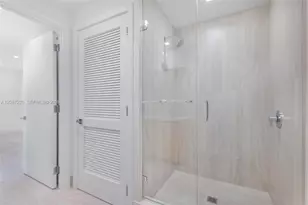 2411 Laguna, North Miami, FL 33181 - Photo 33