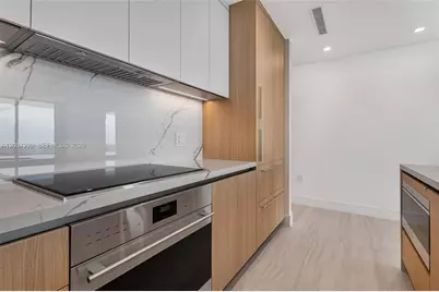 2411 Laguna #2704, North Miami, FL 33181 - Photo 17