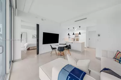 50 S Pointe Dr #514, Miami Beach, FL 33139 - Photo 9