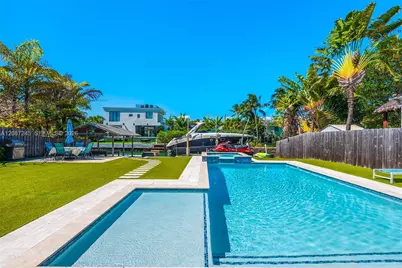 7940 Hawthorne Ave, Miami Beach, FL 33141 - Photo 5