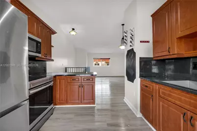 7878 W 29th Ln #202-20, Hialeah, FL 33018 - Photo 7