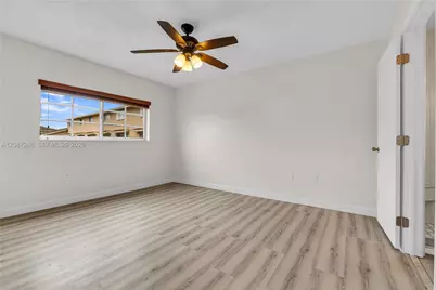 7878 W 29th Ln #202-20, Hialeah, FL 33018 - Photo 9