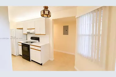 12900 SW 13th St #413E, Pembroke Pines, FL 33027 - Photo 3