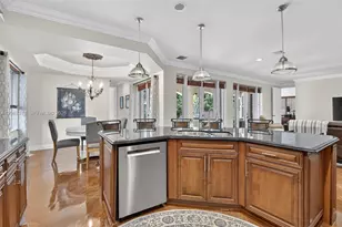 8210 Phoenician Ct, Davie, FL 33328 - Photo 13