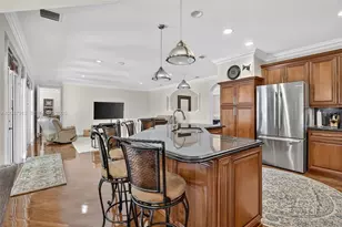 8210 Phoenician Ct, Davie, FL 33328 - Photo 15