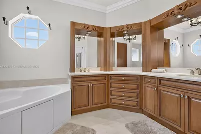 8210 Phoenician Court, Davie, FL 33328 - Photo 57