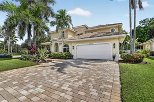 8210 Phoenician Ct, Davie, FL 33328 - Photo 3