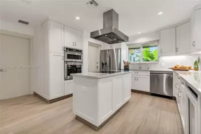 2820 NE 40th Ct, Fort Lauderdale, FL 33308 - Photo 3