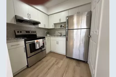 8860 SW 32nd St #front, Miami, FL 33165 - Photo 5