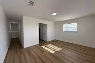8860 SW 32nd St, Miami, FL 33165 - Photo 11