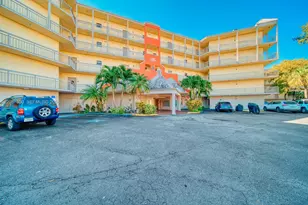8290 Lake Dr, Doral, FL 33166 - Photo 25