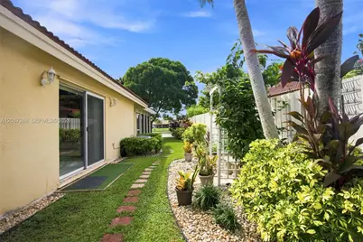 12720 NW 13th St, Sunrise, FL 33323 - Photo 31