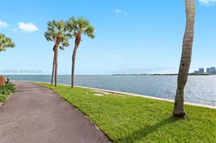 2 Grove Isle Dr, Miami, FL 33133 - Photo 37