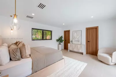 1320 Alhambra Cir #0, Coral Gables, FL 33134 - Photo 9