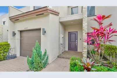 20725 NE 2nd Ct, Miami, FL 33179 - Photo 3