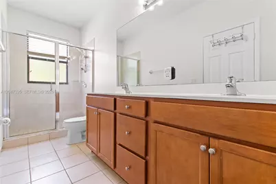 9358 W 33rd Way, Hialeah, FL 33018 - Photo 15