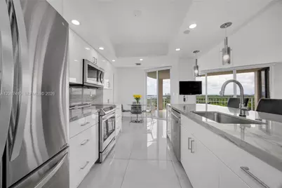 2000 Towerside Ter #1206, Miami, FL 33138 - Photo 15
