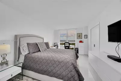 2000 Towerside Ter #1206, Miami, FL 33138 - Photo 31