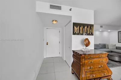 2000 Towerside Ter #1206, Miami, FL 33138 - Photo 37