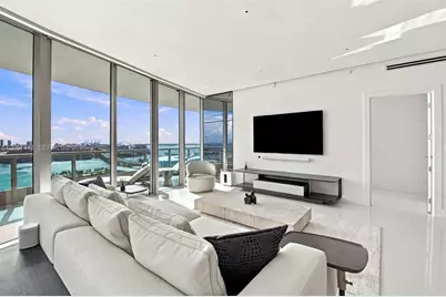 900 Biscayne Blvd #2406, Miami, FL 33132 - Photo 3
