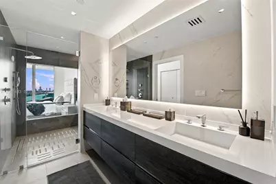 900 Biscayne Blvd #2406, Miami, FL 33132 - Photo 9
