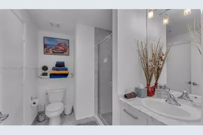 253 NE 2nd St #1910, Miami, FL 33132 - Photo 9
